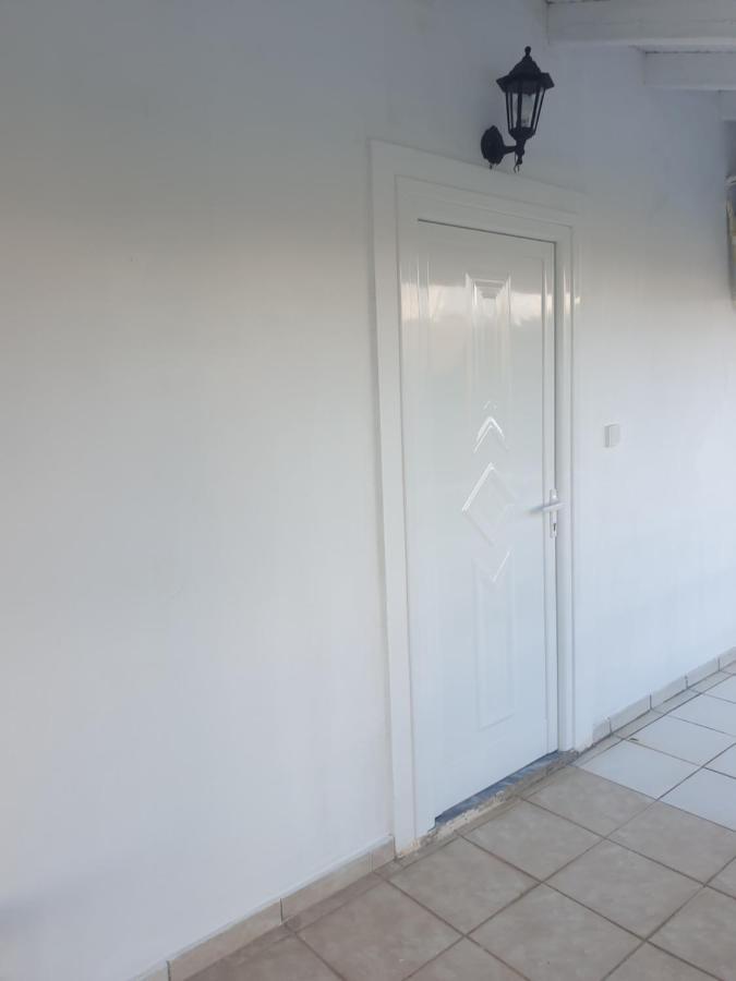 Sarandë Rosemary House旅馆 外观 照片